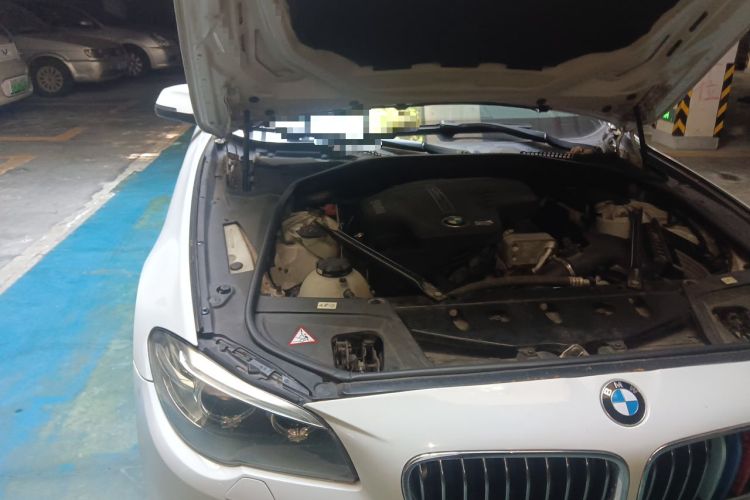 Used BMW 5 Series 2015 520i Elegant Edition Engine Bay Right