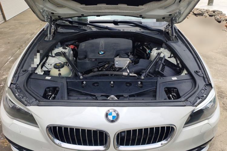 Used BMW 5 Series 2015 520i Elegant Edition Engine Bay