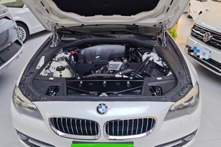 Used BMW 5 Series 2015 520i Elegant Edition Engine Bay