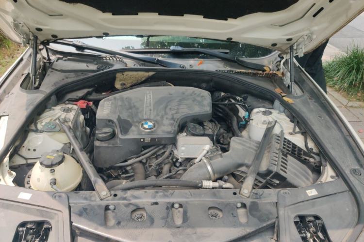 Used BMW 5 Series 2015 520i Elegant Edition Engine Bay