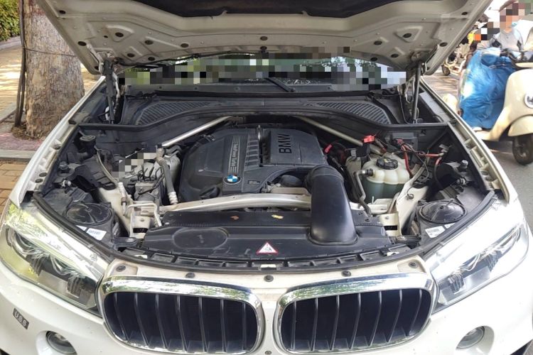 Used BMW 5 Series  Engine Bay
