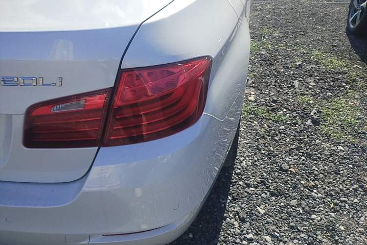Used BMW 5 Series 2015 520i Elegant Edition Exterior 3