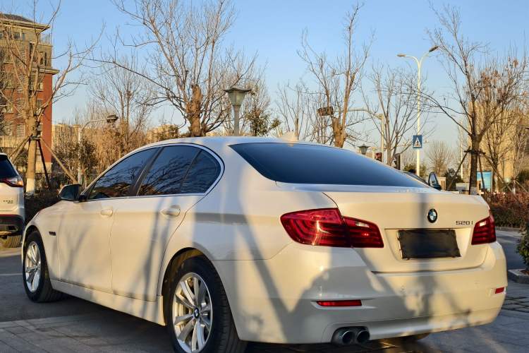 Used BMW 5 Series 2015 520i Elegant Edition Exterior 4