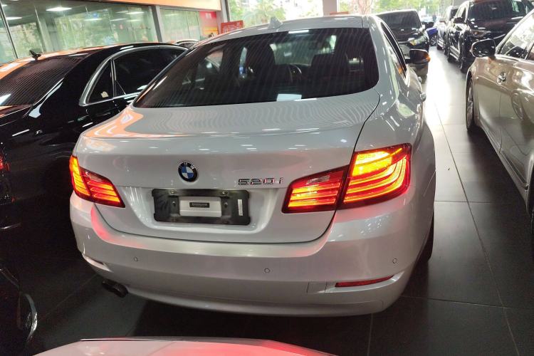 Used BMW 5 Series 2015 520i Elegant Edition Exterior 4