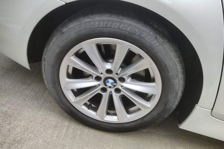 Used BMW 5 Series 2015 520i Elegant Edition Exterior 5