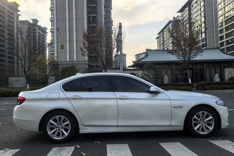 Used BMW 5 Series 2015 520i Elegant Edition Exterior 6