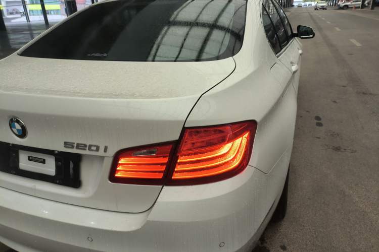 Used BMW 5 Series 2015 520i Elegant Edition Exterior 6