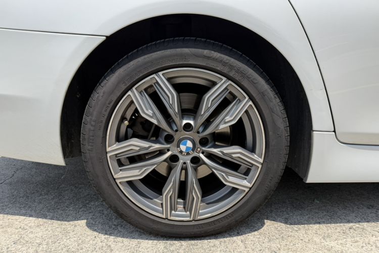 Used BMW 5 Series 2015 535Li Leading Model Exterior 8
