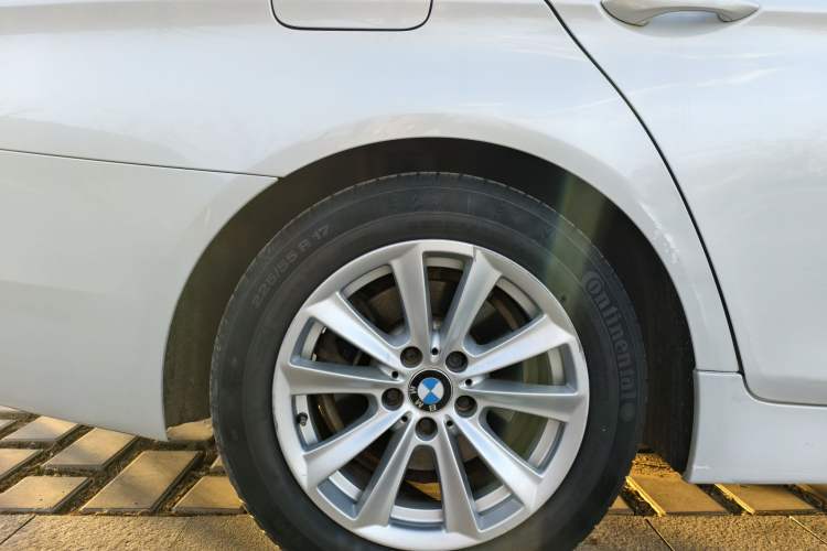 Used BMW 5 Series 2015 520i Elegant Edition Exterior 8