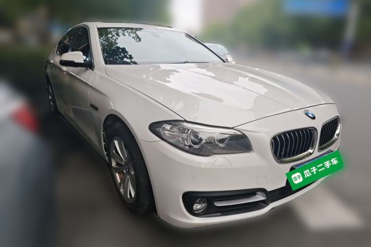 Used BMW 5 Series 2015 520i Elegant Edition Front Right 45 Deg