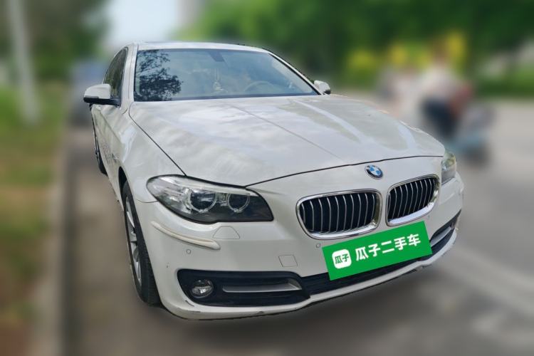 Used BMW 5 Series 2015 520i Elegant Edition Front Right 45 Deg