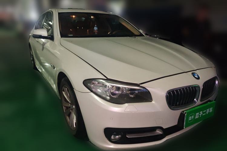 Used BMW 5 Series 2015 520i Elegant Edition Front Right 45 Deg