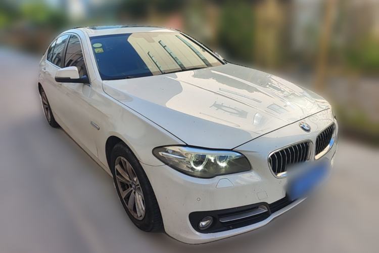 Used BMW 5 Series 2015 520i Elegant Edition Front Right 45 Deg