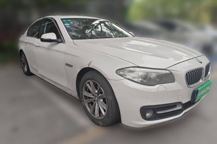 Used BMW 5 Series 2015 520i Elegant Edition Front Right 45 Deg