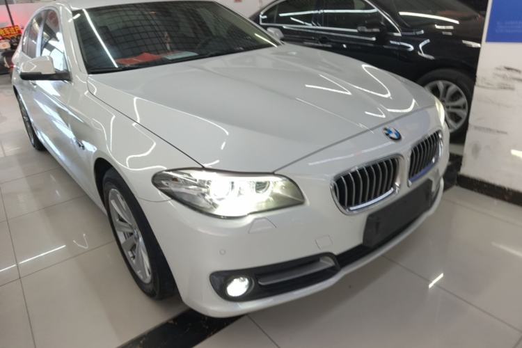 Used BMW 5 Series 2015 520i Elegant Edition Front Right 45 Deg
