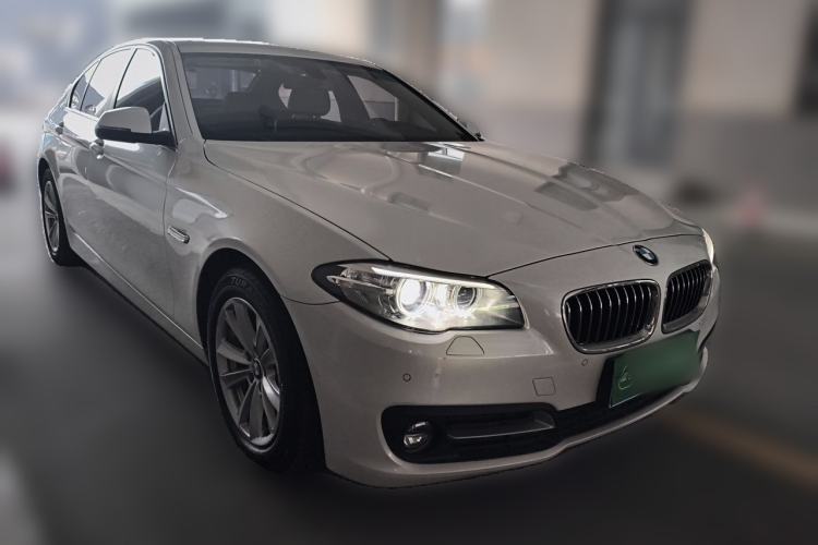 Used BMW 5 Series 2015 520i Elegant Edition Front Right 45 Deg