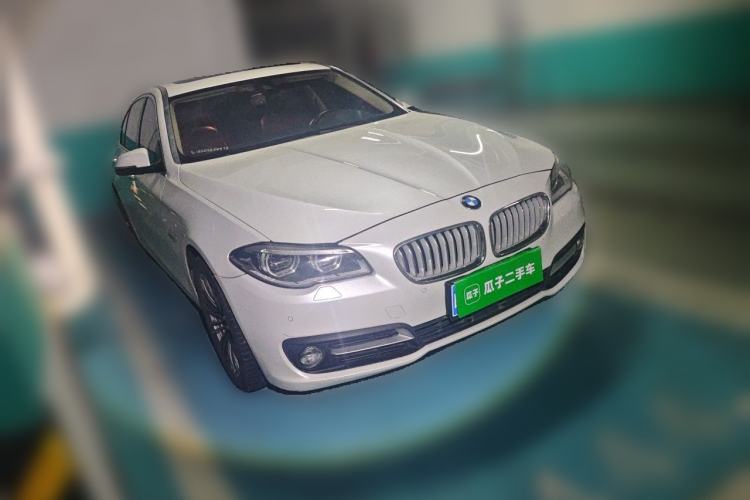 Used BMW 5 Series 2015 535Li Leading Model Front Right 45 Deg