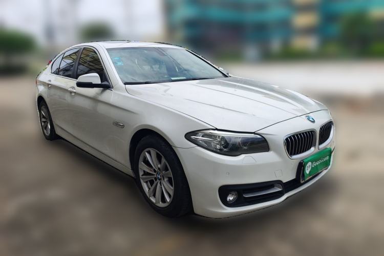 Used BMW 5 Series 2015 520i Elegant Edition Front Right 45 Deg