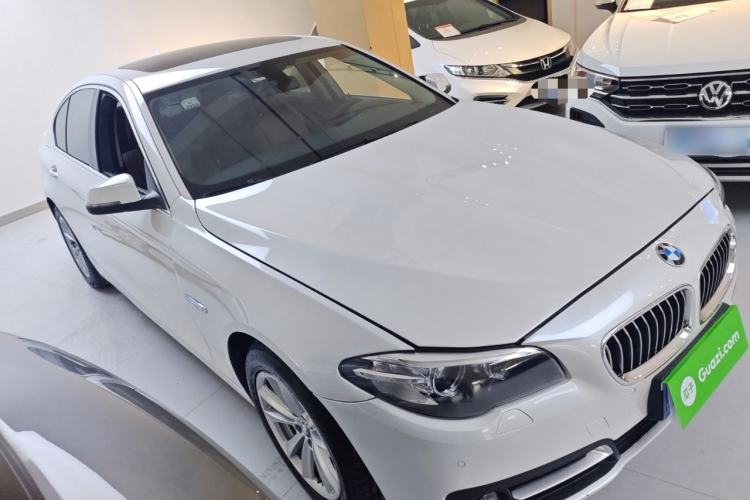 Used BMW 5 Series 2015 520i Elegant Edition Front Right 45 Deg