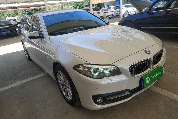 Used BMW 5 Series 2015 520i Elegant Edition Front Right 45 Deg