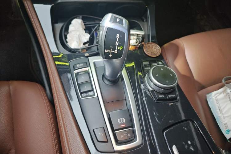 Used BMW 5 Series 2015 520i Elegant Edition Gear Lever
