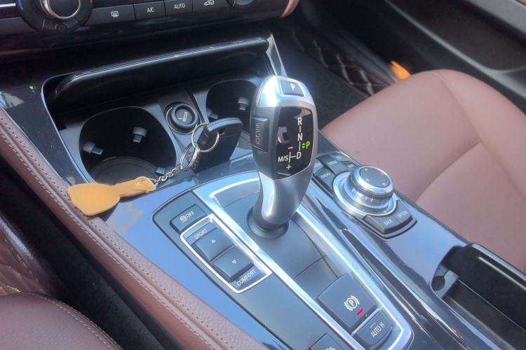 Used BMW 5 Series 2015 520i Elegant Edition Gear Lever