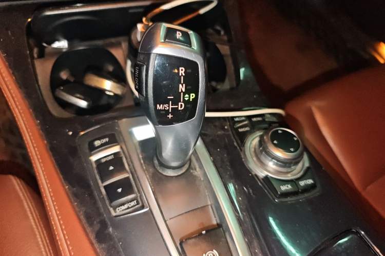 Used BMW 5 Series 2015 520i Elegant Edition Gear Lever