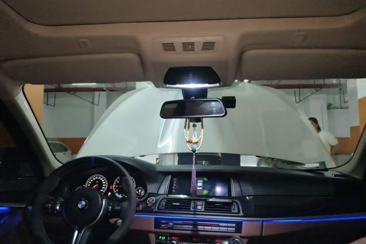 Used BMW 5 Series 2015 520i Elegant Edition Headliner
