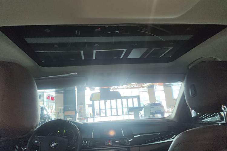 Used BMW 5 Series 2015 520i Elegant Edition Headliner