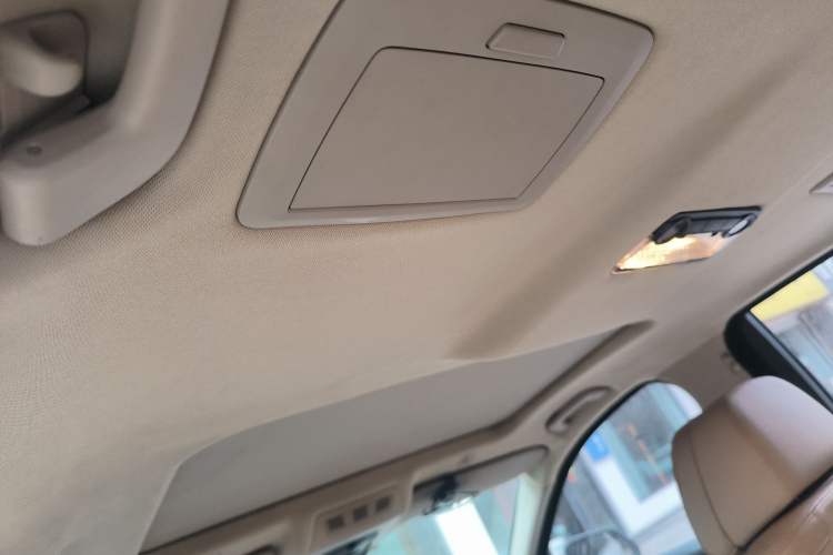 Used BMW 5 Series 2015 535Li Leading Model Headliner