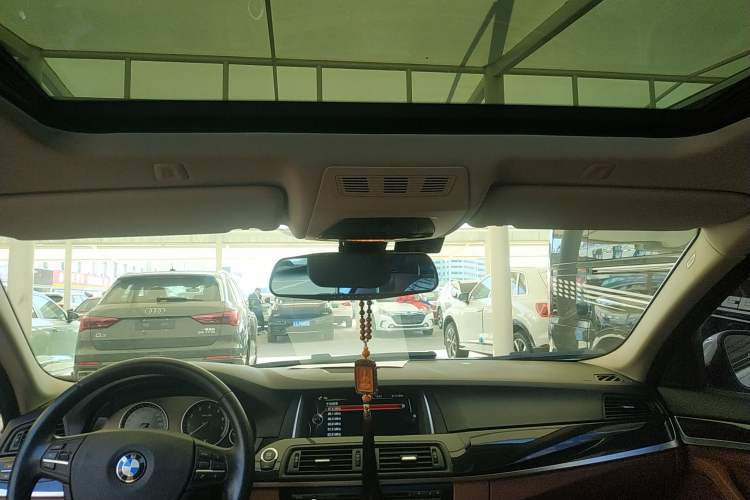 Used BMW 5 Series 2015 520i Elegant Edition Headliner