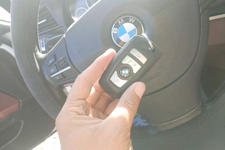 Used BMW 5 Series 2015 520i Elegant Edition Interior 1