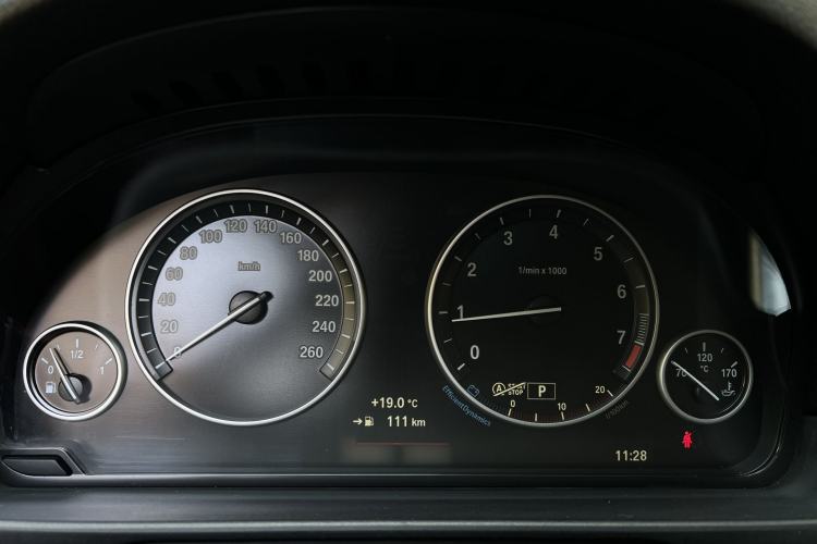Used BMW 5 Series 2015 520i Elegant Edition Interior 12