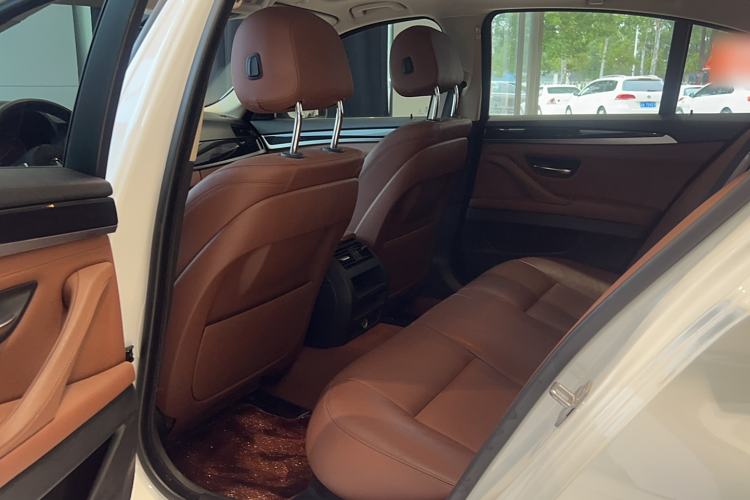 Used BMW 5 Series 2015 520i Elegant Edition Interior 2