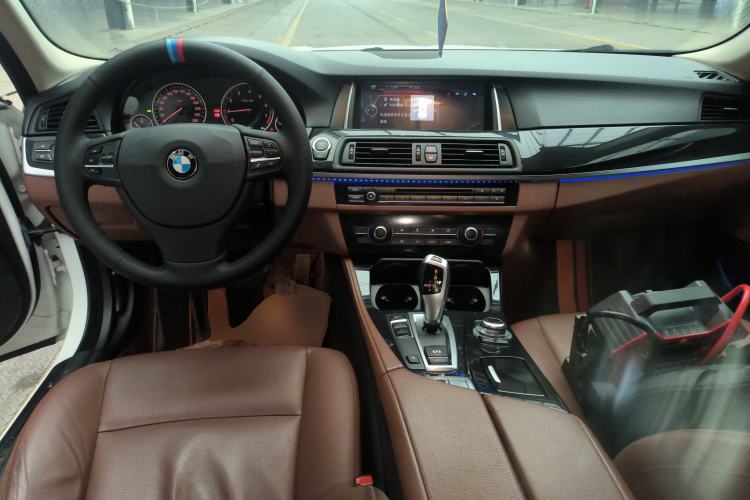 Used BMW 5 Series 2015 520i Elegant Edition Interior 2