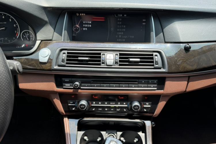 Used BMW 5 Series 2015 535Li Leading Model Interior 6