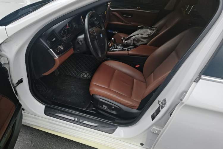 Used BMW 5 Series 2015 520i Elegant Edition Left Front Seat