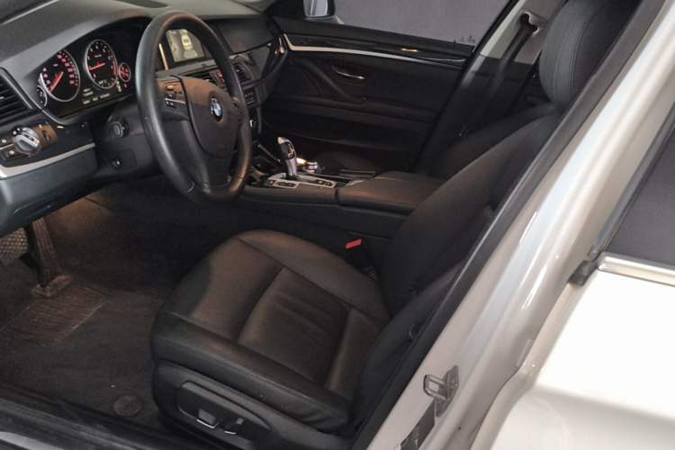 Used BMW 5 Series 2015 520i Elegant Edition Left Front Seat