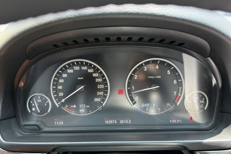Used BMW 5 Series 2015 535Li Leading Model Odometer Close Up