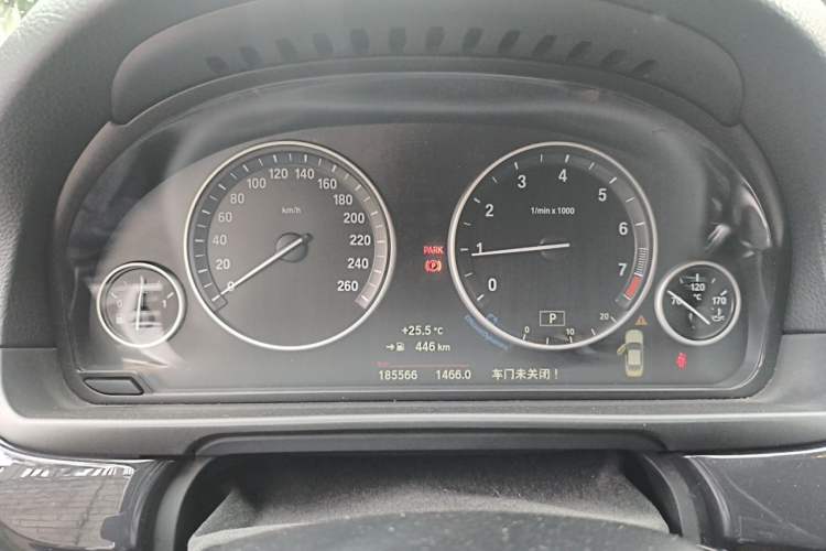Used BMW 5 Series 2015 520i Elegant Edition Odometer Close Up
