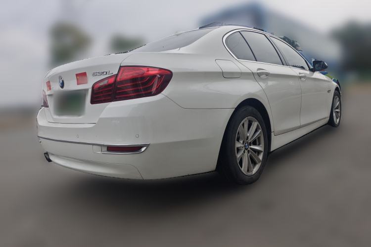 Used BMW 5 Series 2015 520i Elegant Edition Rear Right 45 Deg