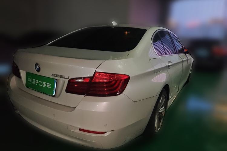 Used BMW 5 Series 2015 520i Elegant Edition Rear Right 45 Deg