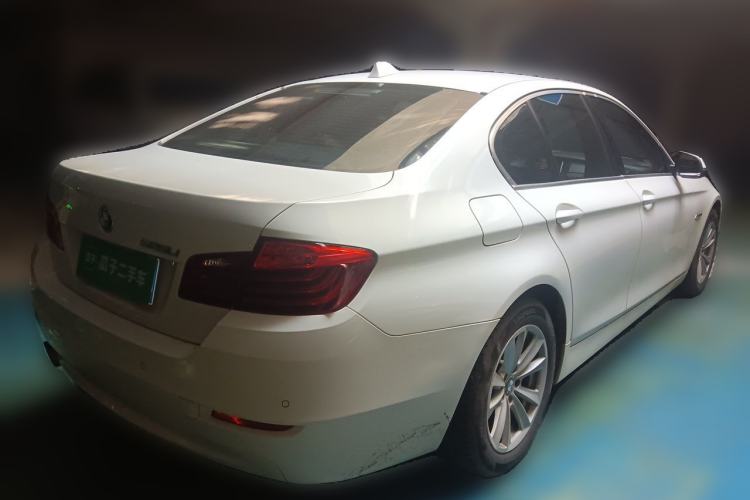 Used BMW 5 Series 2015 520i Elegant Edition Rear Right 45 Deg