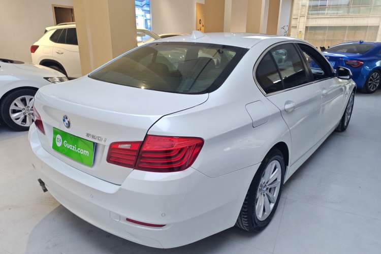 Used BMW 5 Series 2015 520i Elegant Edition Rear Right 45 Deg