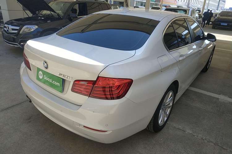 Used BMW 5 Series 2015 520i Elegant Edition Rear Right 45 Deg