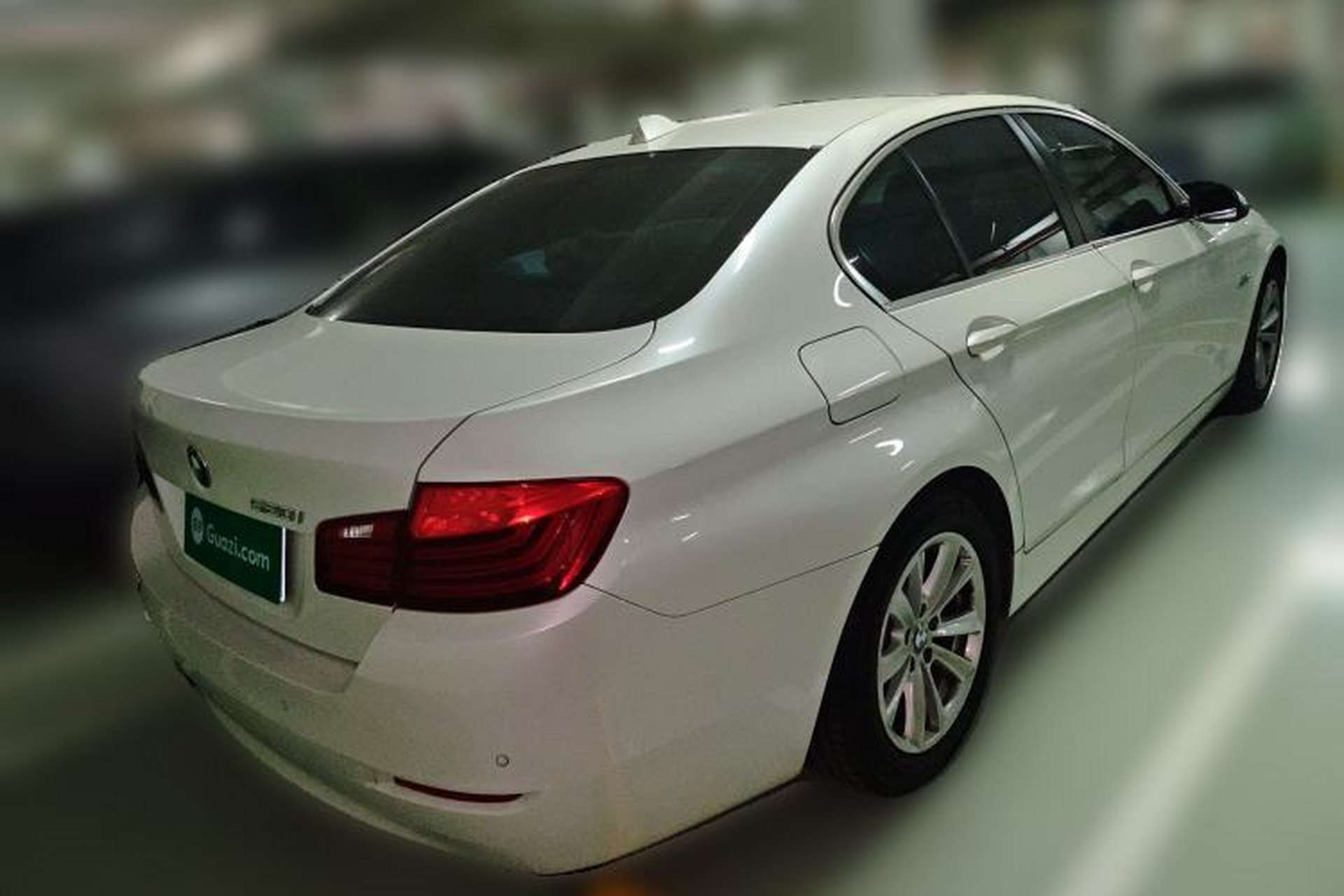 Used BMW 5 Series 2015 520i Elegant Edition Rear Right 45 Deg