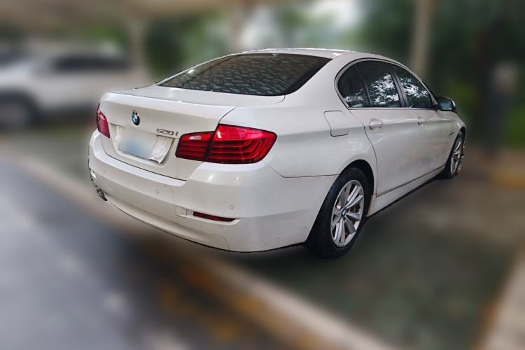 Used BMW 5 Series 2015 520i Elegant Edition Rear Right 45 Deg