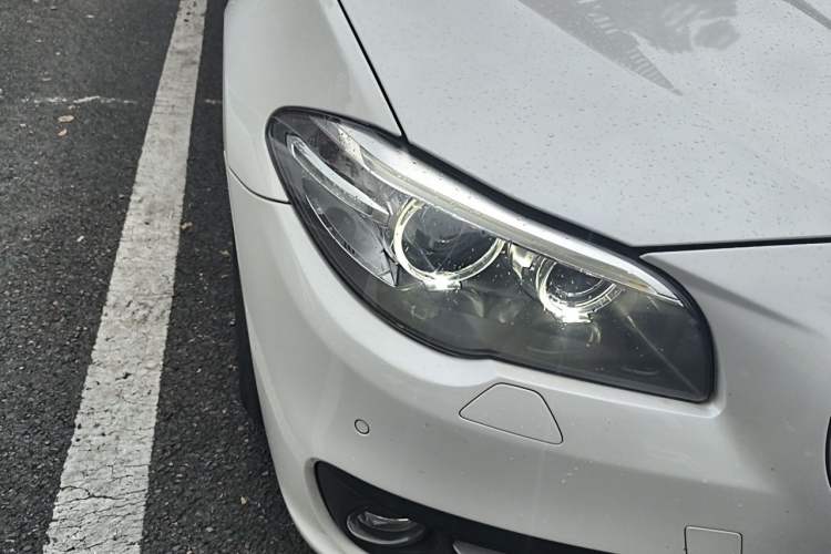 Used BMW 5 Series 2015 520i Elegant Edition Right Front Headlight