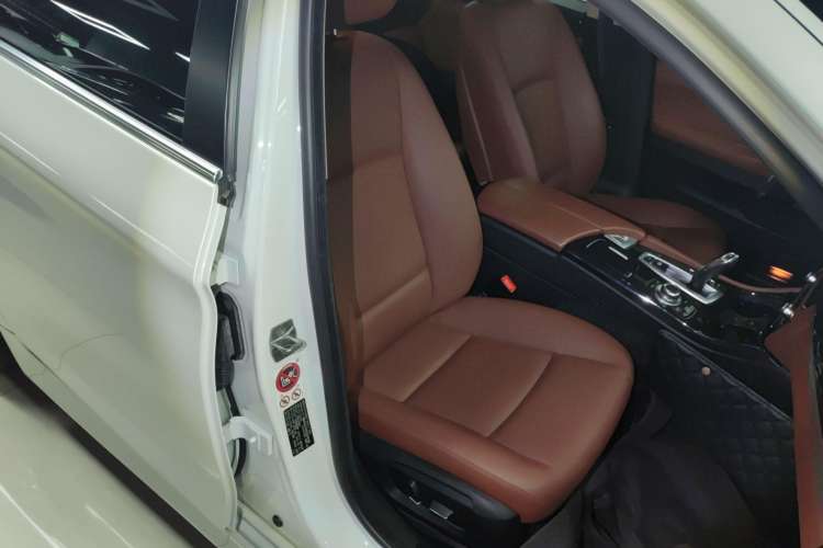 Used BMW 5 Series 2015 520i Elegant Edition Right Front Seat