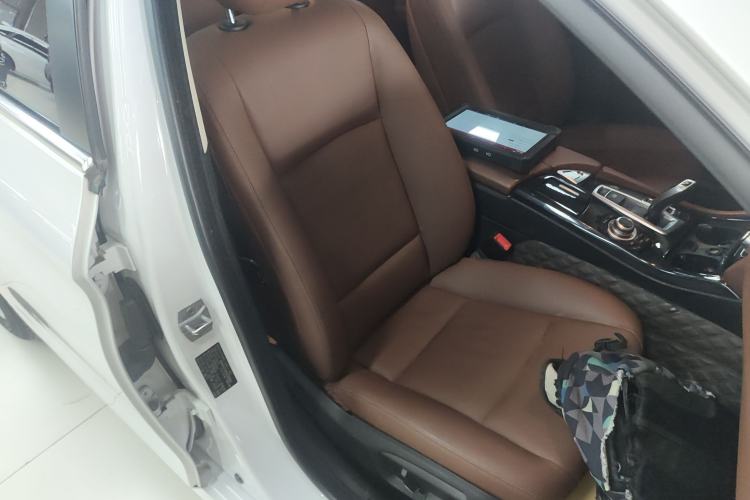 Used BMW 5 Series 2015 520i Elegant Edition Right Front Seat